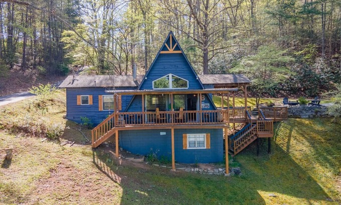 Franklin Ski Chalet | Bear's Den Chalet Perfect Mountain Home