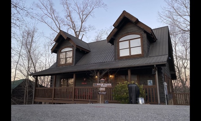 Pigeon Forge Cabin | Bear Tales Too! Luxury Cabin ~ Sleeps 8 ~ Best Resort Location in Pigeon Forge!