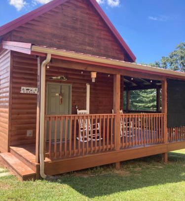 Campton House | Bearadise in the Red, Wifi, Hot Tub