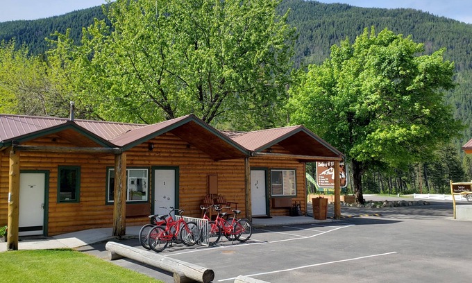 Whitefish Resort | Beargrass Lodging and RV Resort