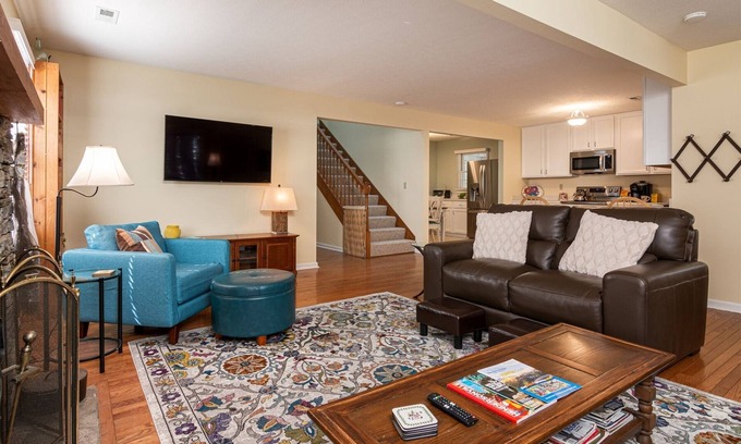 Flat Rock House | Bears` Lodge at Bonclarken | 4 Bed, 3 Bath