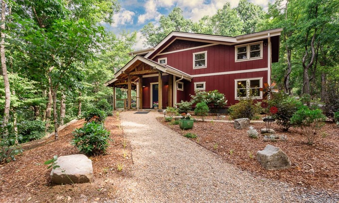 Gerton House | Bearwallow Retreat Atop Bearwallow Mountain