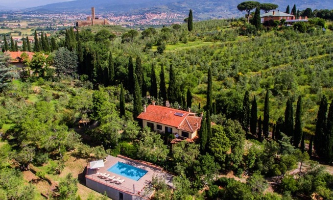 Montecchio Villa | Beatiful villa with extremely panoramic pool, situated only 4 km from Castiglion Fiorentino. In rust