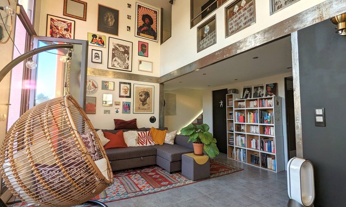 Saint-Denis Apartment | Beau Duplex Artistique Avec vue sur le Canal