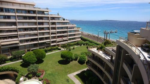 Cannes La Bocca Apartment | Beau studio vue Mer Cannes
