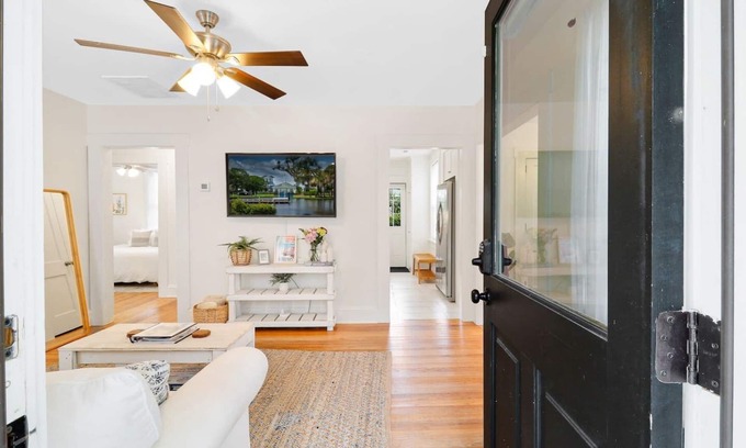 Beaufort Cottage | Beaufort Cottage Near MCRD with Beach Pass!