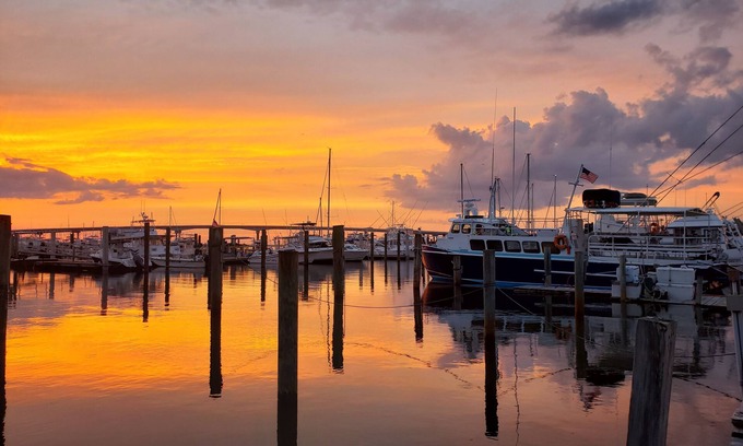 Morehead City House | Beaufort Harbour Suites West Lodge