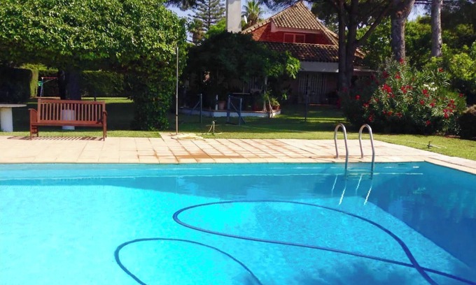 Los Gallos-Cerromolino Ski Chalet | BEAUTIFUL VILLA IN CHICLANA DE LA FRONTERA