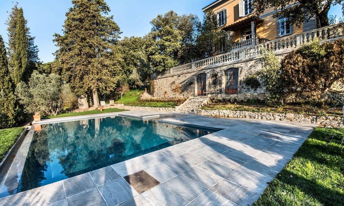 Loro Ciuffenna Villa | Beautiful private villa for 14 people with WIFI, A/C, private pool, TV, patio and pets allowed