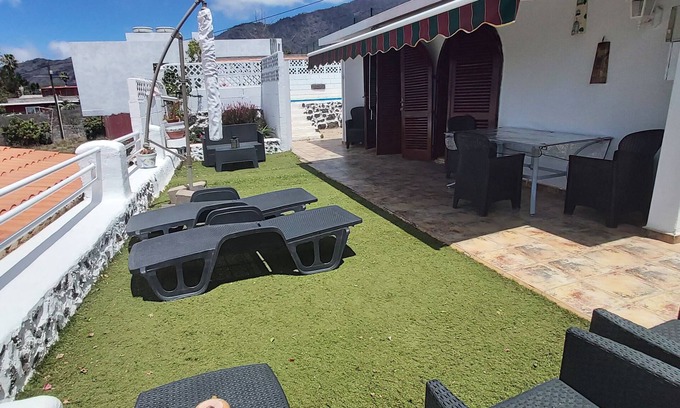 Los Llanos de Aridane House | Beautiful bungalow with pool in the area of Los Llanos de Aridane