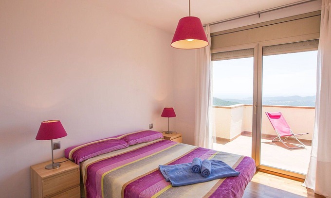 Santa Cristina de Aro House | Beautiful private villa for 8 guests with A/C, private pool, hot tub, WIFI, TV, patio and parking