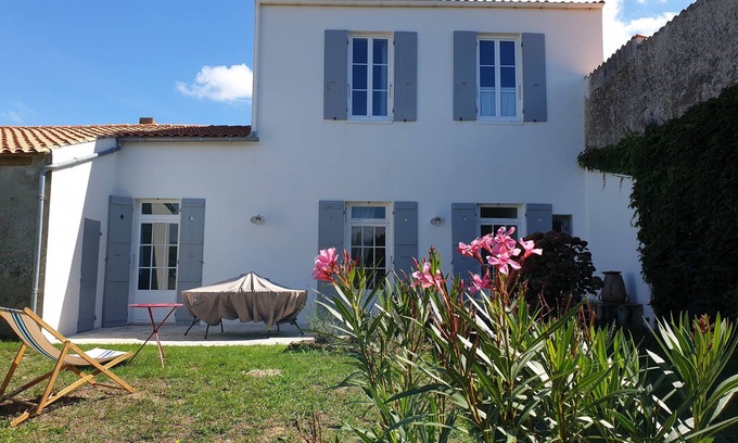 Cheray House | Beautiful Charentaise house in the heart of the village of St Georges d'Oleron