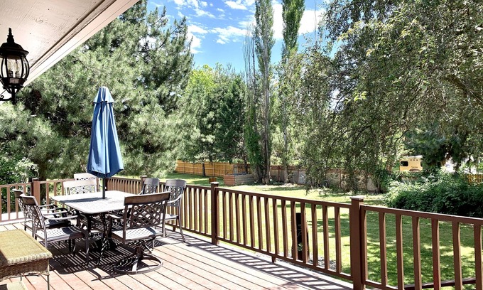 Eagle House | Beautiful 1 acre 5 bd in Eagle- hot tub & pingpong