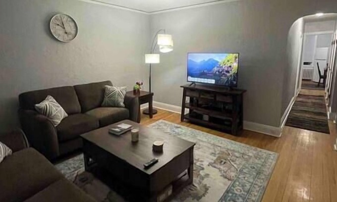 Albany House | Beautiful 1 bedroom in a quiet residential area.