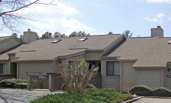 Lake Lure Apartment | Beautiful 1 bedroom unit at resort, sleeps 4