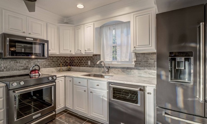 Franconia House | Beautiful 1 bedroom with private bathroom #2