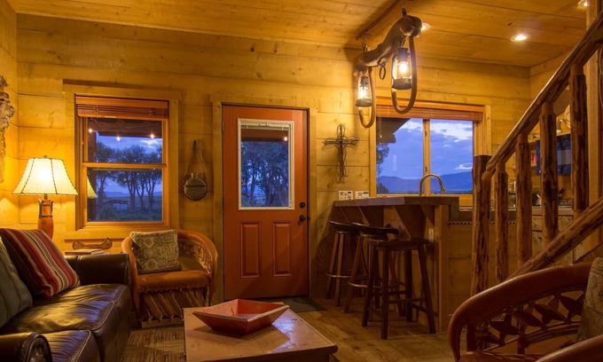 Panguitch Cabin | Beautiful 1 BR "Barn" Cabin - Perfect for Small Families