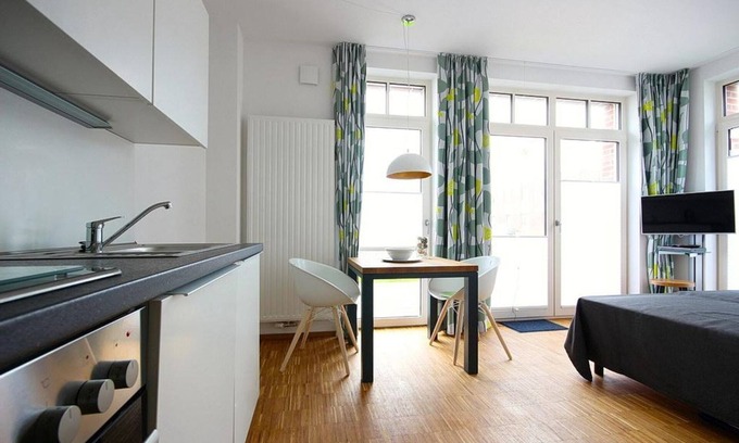 Horum Apartment | Beautiful 1-room apartment with west-facing terrace - only 100 m to the island beach!