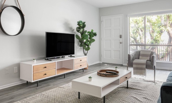 Northridge Apartment | Beautiful 1BR Apartment in Northridge Near CSUN