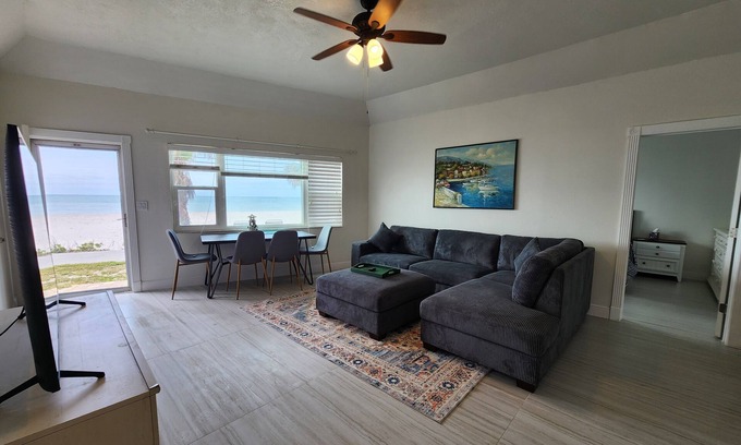Belleair Beach Condo | Beautiful 2/2 condo right on the beach with water view from every room.