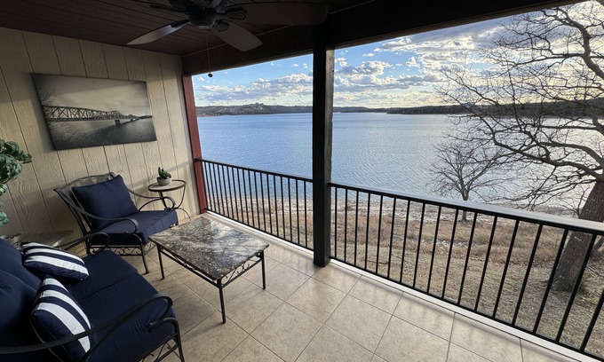 Kimberling City Condo | Beautiful 2 Bdrm - Sleeps 8 Condo w/Gorgeous Lake View! Close to Dogwood Canyon!