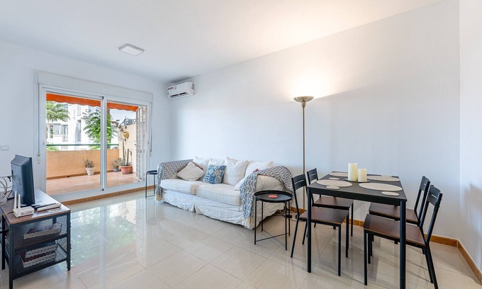 Torreblanca Apartment | Beautiful 2 Bed Apartment Los Pacos
