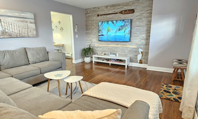 Seaside Heights Apartment | Beautiful 2 Bed Apt w/Parking & Beach Passes - Walk to Beach, Rides, Waterpark