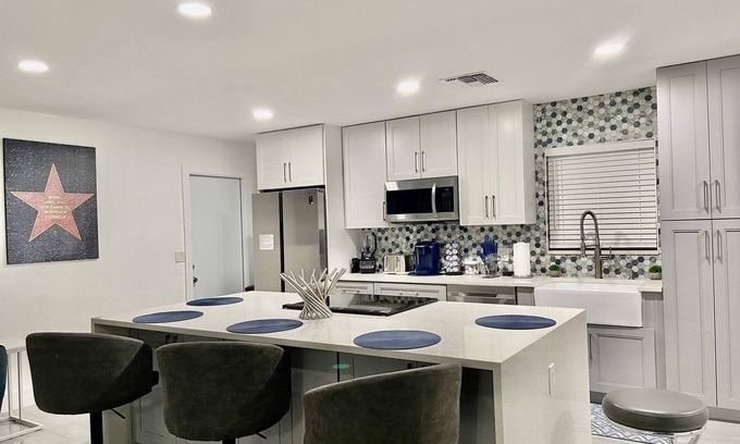 Westgate House | Beautiful 2 Bedroom West Palm Beach Home