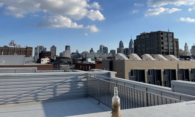 Chinatown House | Beautiful 2 Bedroom townhouse w/ Center City Skyline View
