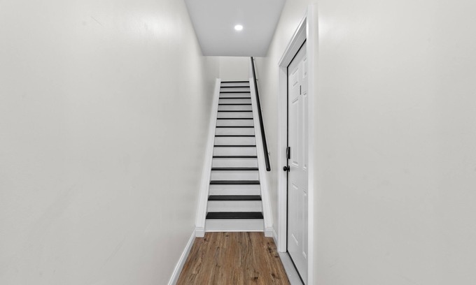 Primos Secane House | Beautiful 2 bedroom 1 bath unit 2