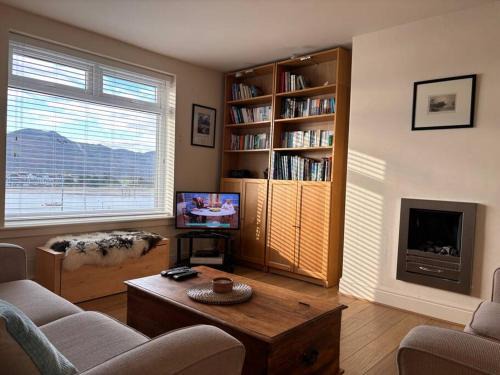 Deganwy Apartment | Beautiful 2 bedroom apartment with estuary views