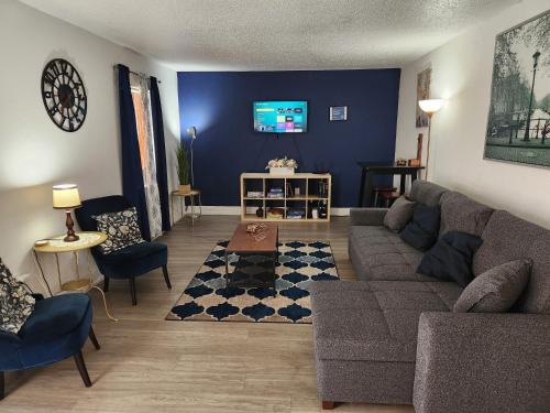 Southwest Orlando Apartment | Beautiful 2-Bedroom Condo Near Universal and other Orlando Attractions, King Bed & Wi-Fi