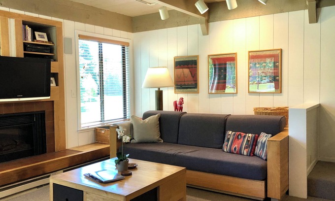 Sun Valley Condo | Beautiful 2-bedroom Sun Valley Condo with access to Sun Valley pool