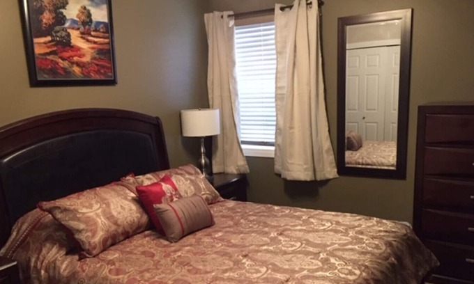 Regina House | Beautiful 2 Bedroom Suite located in East Regina - 261B Fines Drive STA21-00146