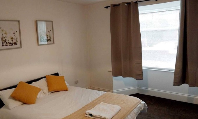 Newcastle-upon-Tyne Apartment | Beautiful 2 Bedroom Home in Tyne and Wear