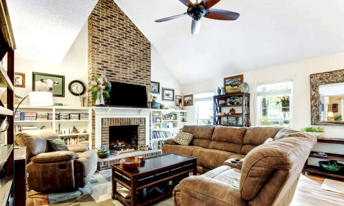 Lincolnville House | Beautiful 2 story house in Summerville. Sleeps 4 and short haired dogs allowed.