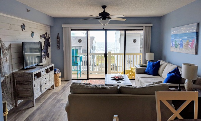 North Myrtle Beach Condo | Beautiful 2 bedroom condo with pool