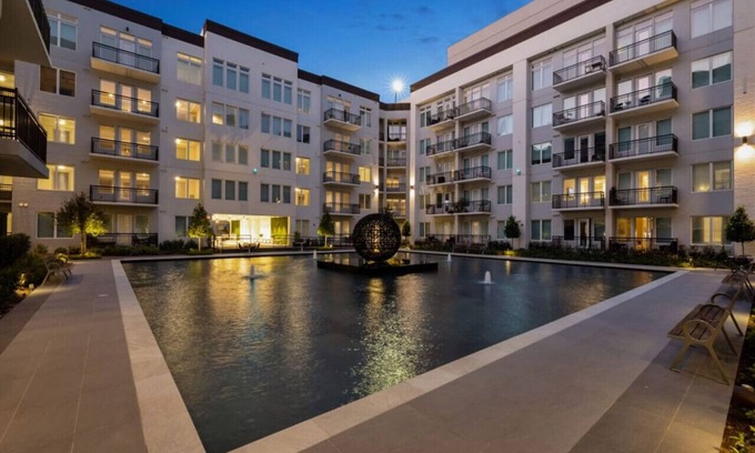 The Galleria Apartment | Beautiful 2B/2B Apartment in the Galleria