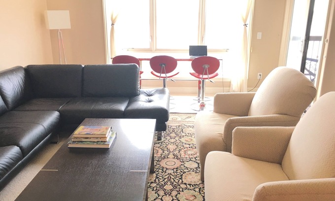 Village of La Jolla Condo | Beautiful 2B/2B Condo in the Village/Downtown La Jolla