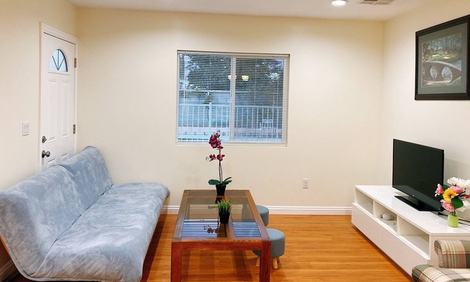 Mayflower Village House | Beautiful 2B2B Apt Near City of Hope