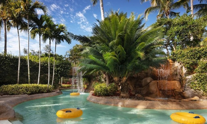 Bonita Springs Condo | Beautiful 2bd 2 b condo located on golf course with lazy river and private beach