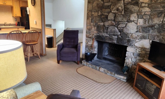 Lake Lure House | Beautiful 2BDR townhome on Rumbling Bald, Lake Lure!