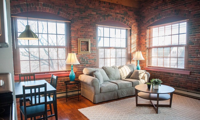 Manchester Condo | Beautiful 2bdrm condo with tons of character
