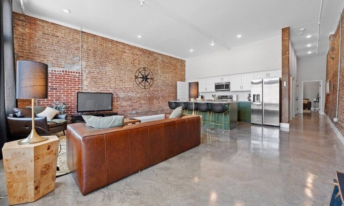 Chattanooga Apartment | Beautiful 2BR on Main St