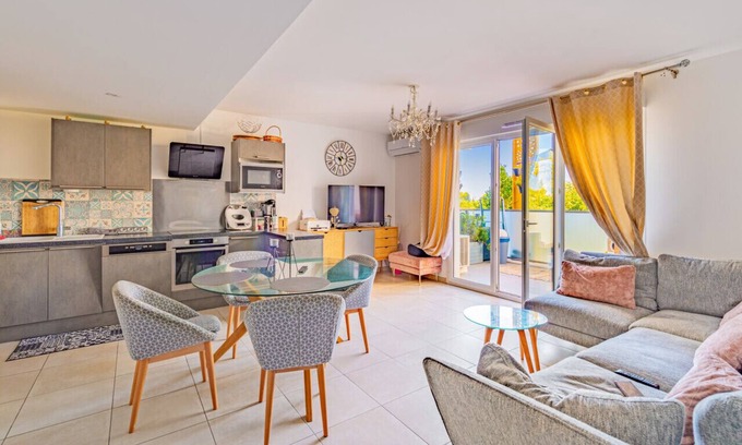 Aiguelongue Apartment | Beautiful 2br w/ AC and terrace near Beaux-Arts in Montpellier - Welkeys
