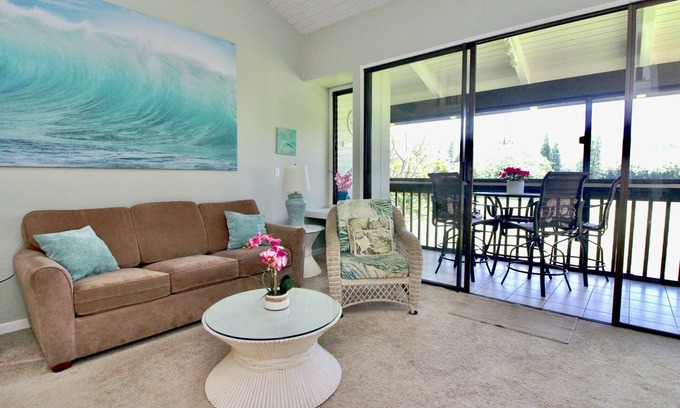 Kahuku Condo | Beautiful 2nd Floor Condo w/NEW AC! Wifi, Mountain & Golf Course views