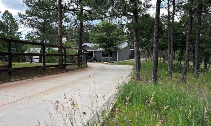 Woodmen Valley House | Beautiful 3.5 Acre Private Mountain House Just South of Air Force Academy