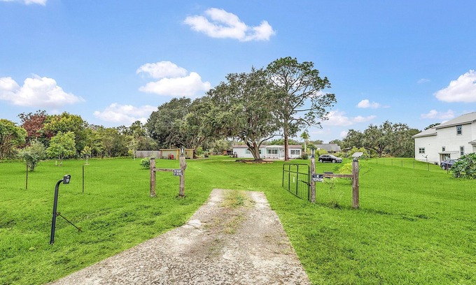 St. Cloud House | Beautiful 3 bed,2 bath Mobile home near Lake Nona and Medical City on 1.5 acres