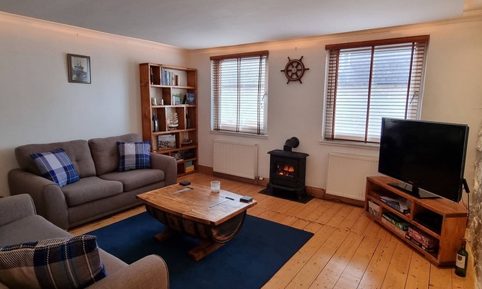 Nairn House | Beautiful 3 bed house, short walk from the beach