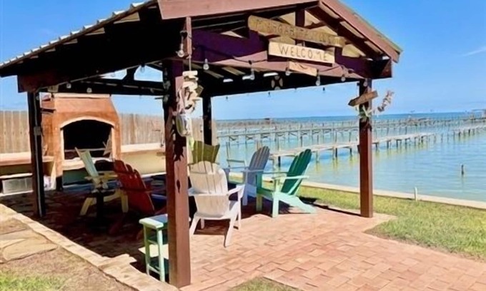 Port Mansfield House | Beautiful 3 Bedroom, 3 Bath. Private Fishing Pier. Newly Renovated.